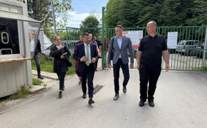 Foto: Ministarstvo za ljudska prava i izbjeglice BiH / Sevlid Hurtić posjetio Privremeni prihvatni centar Blažuj