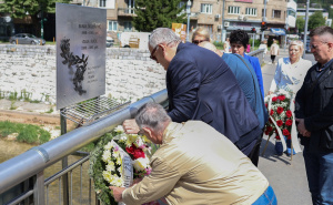 Foto: Vlada KS / Polaganje cvijeća