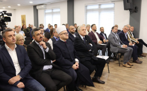 FOTO: Privatni album / Usvojena deklaracija (Foto @Hasan Eminović)