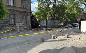 FOTO: Radiosarajevo.ba / Obrušeni zid u ulici Kotromanića, Sarajevo