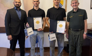 Foto: FMUP / Federalni ministar Ramo Isak uručio nagrade kadetima Policijske akademije FMUP-a za iskazanu hrabrost i humanost