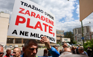 Foto: Dž.K. / Radiosarajevo.ba / Radnici Krivaje ispred Vlade FBiH