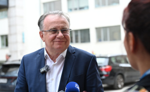 Foto: N.G./Radiosarajevo.ba / Hurtić, Niksić i Cvitanović predali liste u CIK za učešće na Općim izborima 2026.