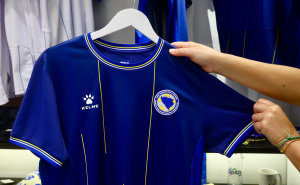 Foto: Dž. K. / Radiosarajevo.ba / Prodaja novih dresova reprezentacije BiH