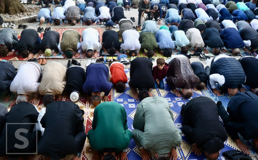 Bajram-namaz u Begovoj džamiji