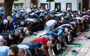 Foto: Dž.K. / Radiosarajevo.ba / Bajram-namaz u Begovoj džamiji