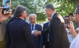 Foto: Kabinet Denisa Bećirovića / Denis Bećirović bajramsko jutro proveo u Banjoj Luci