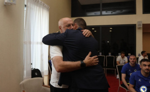 Foto: NSBiH / Predsjednik saveza Vico Zeljković posjetio Zmajeve