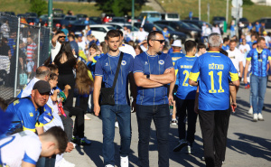 Foto: Dž.K. / Radiosarajevo.ba / Atmosfera ispred stadiona
