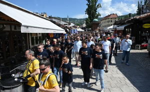 Foto: N.G./Radiosarajevo.ba / Defile maturanata u Općini Stari Grad