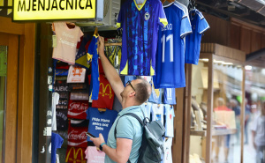Foto: Dž. K. / Radiosarajevo.ba / Šetnja, dresovi, navijači