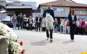 Foto: Vlada KS / Sjećanje na masakr na groblju Budakovići