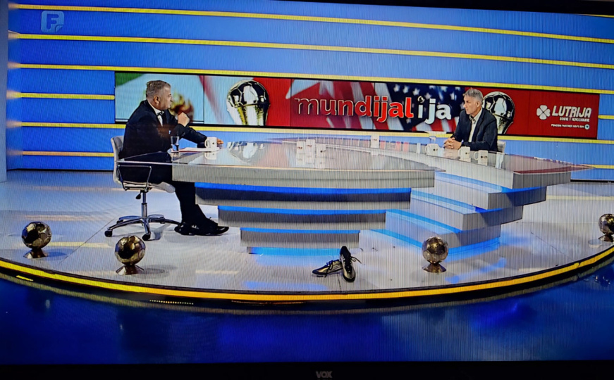 Urednik Muhamed Bikić u studiju FTV-a