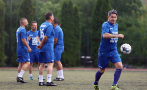Foto: Dž. K. / Radiosarajevo.ba / Revijalna utakmica Udruženja za sport i rekreaciju invalida i zvijezdi bh. fudbala
