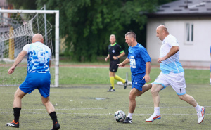 Foto: Dž. K. / Radiosarajevo.ba / Revijalna utakmica Udruženja za sport i rekreaciju invalida i zvijezdi bh. fudbala