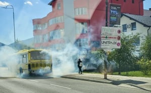 FOTO: Radiosarajevo.ba / Zapaljen autobus