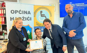 Foto: Fena / Dopremijer Kraljević i Udruženje "Ruku podrške"