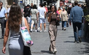 Foto: N.G./Radiosarajevo.ba / Ljetne odjevne kombinacije na ulicama grada