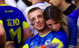 Foto: Dž.K. / Radiosarajevo.ba / Tuga i bakljada nakon poraza BiH