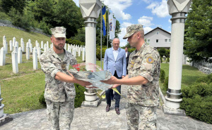 Foto: Ministarstvo odbrane BiH / Ministar Zukan Helez odao počast herojima odbrane BiH