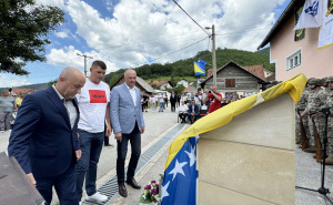 Foto: Ministarstvo odbrane BiH / Ministar Zukan Helez odao počast herojima odbrane BiH