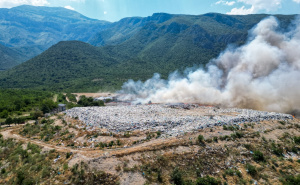 Foto: Denis Kapetanović / Pixsell / Požar na deponiji Uborak u Mostaru