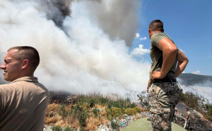 Foto: MO BiH / Pripadnici OS BiH gase požar u Mostaru