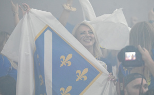 Foto: N. G. / Radiosarajevo.ba / Slavlje u fan zoni Vijećnica nakon gola Zmajeva