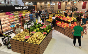 Foto: Bingo / Bingo otvorio hipermarket u Vitezu i uručio donaciju Domu zdravlja