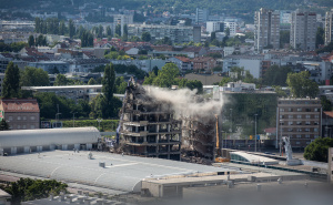 Foto: Emica Elvedji / Pixsell / Rušenje Vjesnikovog nebodera