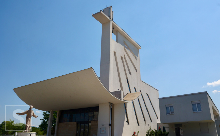 Crkva Svetog Franje Asiškog na Dobrinji