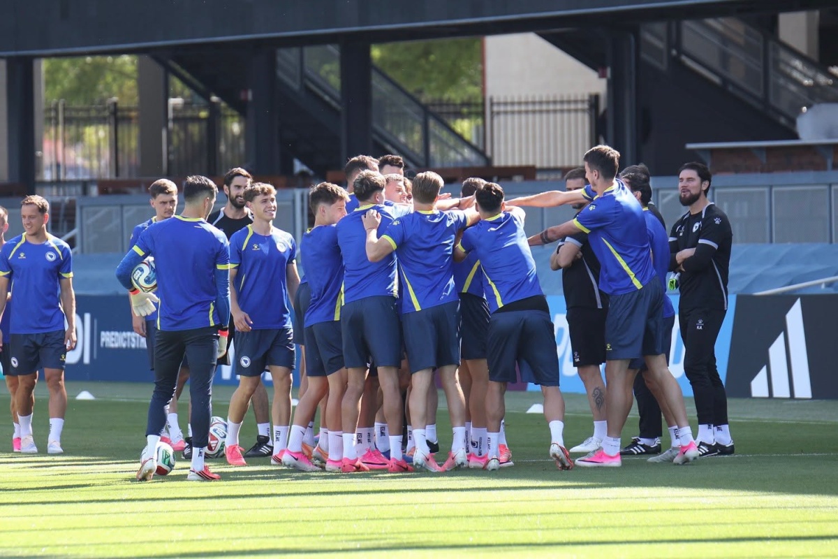 Trening Zmajeva uči meča sa SAD-om