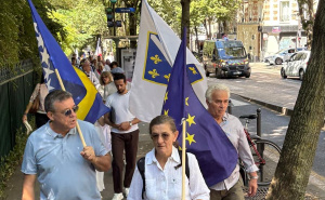 Foto: SIBH France / U Parizu održan 7. Marš mira i komemoracija povodom 31. godišnjice genocida u Srebrenici