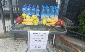 Foto: Kalesija Online / Osvježenje za učesnike Marša mira