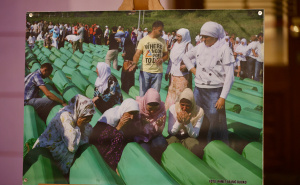Foto: Dž. K. / Radiosarajevo.ba / Promovisana fotomonografija "Srebrenica - Potočari 1995-2025"