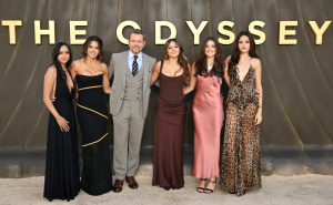 Foto: X / Matt Damon sa suprugom i kćerkama