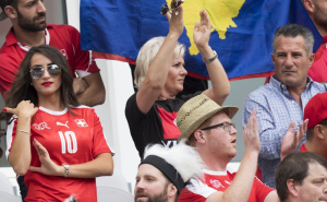 Foto: EPA - EFE / Leonita osvaja publiku svojom pojavom na tribinama