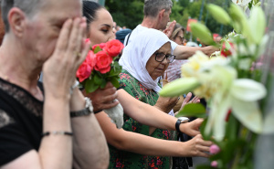 Foto: N. G. / Radiosarajevo.ba / Kolona s tabutima 10 žrtava genocida stigla u Sarajevo