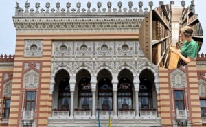 Foto: Radiosarajevo.ba/RSE / Vratimo knjige u Vijećnicu!