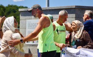 Foto: Dž.K. / Radiosarajevo.ba / Maratonci iz Vukovara došli u Potočare