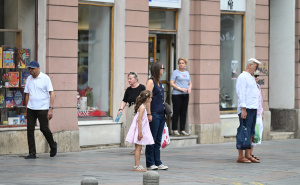 Foto: N.G./Radiosarajevo.ba / Građani su zastali kako bi odali počast
