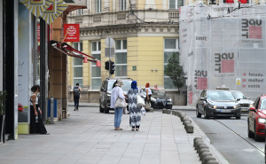 Foto: N.G./Radiosarajevo.ba / Građani su zastali kako bi odali počast