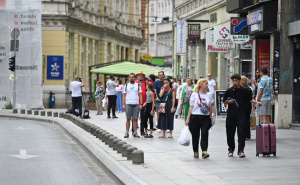 Foto: N.G./Radiosarajevo.ba / Građani su zastali kako bi odali počast