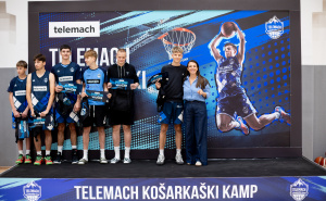 Promotivni tekst / Alta Hodžić Marketing Director Sektor za marketinške komunikacije Telemach BH_uručenje vaučera2