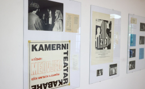 Foto: Dž.K. / Radiosarajevo.ba / Izložba o Kamernom teatru 55