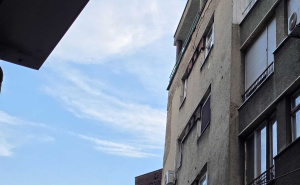 FOTO: Radiosarajevo.ba / Obrušavanje fasade, ulica Đoke Mazalića