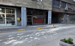 FOTO: Radiosarajevo.ba / Obrušavanje fasade, ulica Đoke Mazalića
