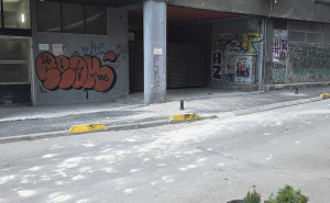 FOTO: Radiosarajevo.ba / Obrušavanje fasade, ulica Đoke Mazalića