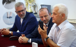 Foto: Dž.K. / Radiosarajevo.ba / Dodjela telefona Udruženju slijepih i slabovidnih osoba