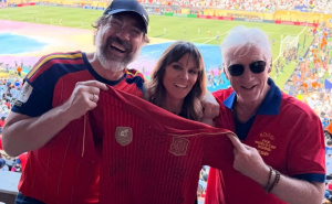 Foto: Instagram / Alejandra i Richard Gere sa Javierom Bardemom